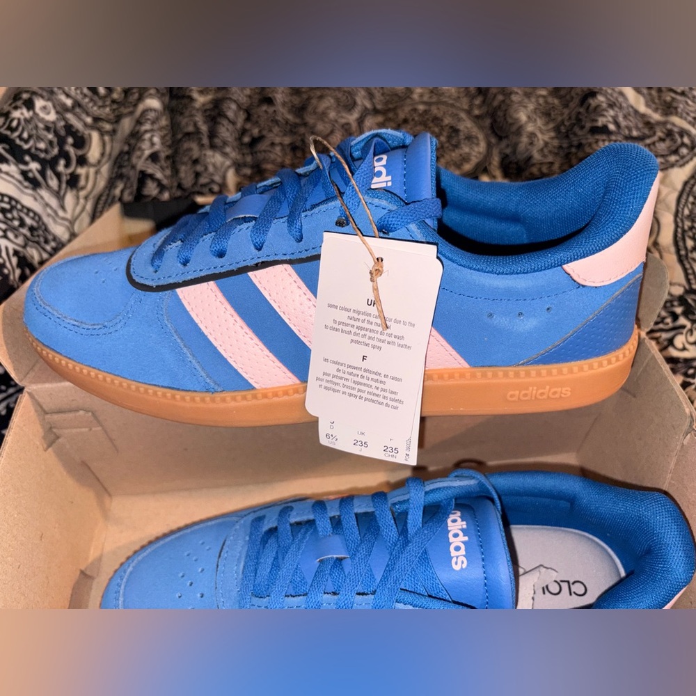 Adidas Breaknet Sleek NIB Blue & Pink Athletic Sneakers with Gum Sole 6.5 Women - Picture 3 of 15